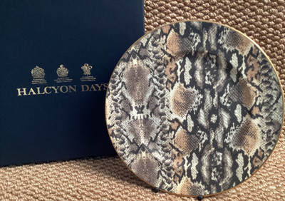 HALCYON DAYS PRACHTVOLLE WILDTIERE ''CHAMPAGNERSCHLANGE'' DRUCK 8 1/4'' TELLER + BOX