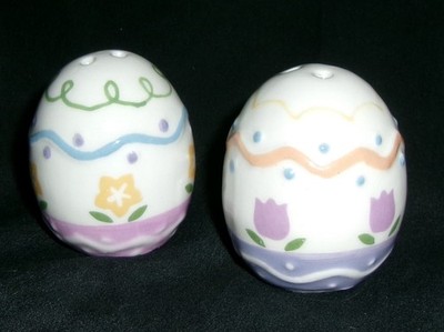 Easter Egg Mini Salt Pepper Shaker Set-Cracker Barrel Collection