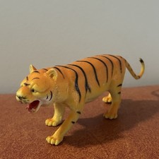 VTG 1994 Tiger Plastic Toy Figure Safari Zoo Animal Roaring Made In China