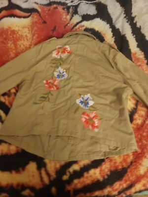 Broche ancienne décor fleurs peint métal argenté