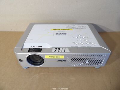 SANYO PLC-XU74 Projector Beamer XGA 3LCD 2500 Lumens - 22 HOURS - EXCL REMOTE
