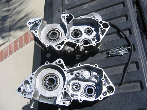 2000 & 2001 HONDA CR250 R OEM GEAR BOX RIGHT & LEFT CRANKCASE MATCHING SET NICE