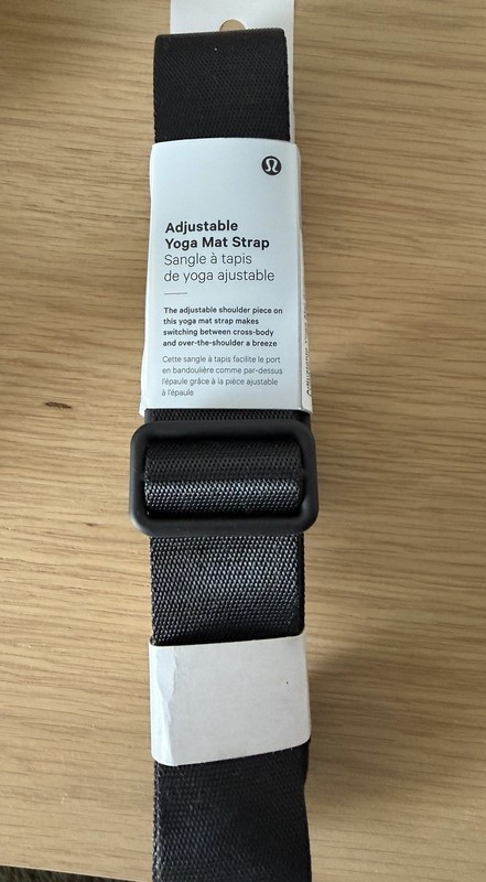 Lululemon Adjustable Yoga mat strap Color Black  NWT