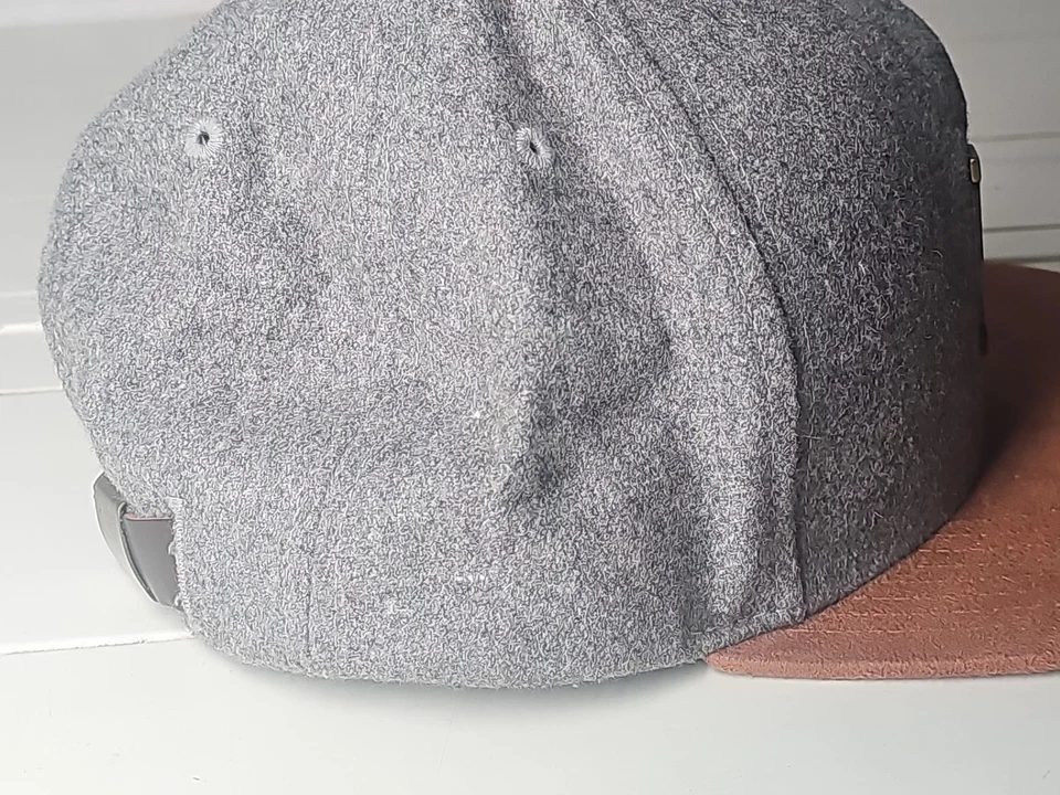 Gorra de baile HUF gris marrón gamuza latón insignia ajustable lana cuero Foto 3 de 4