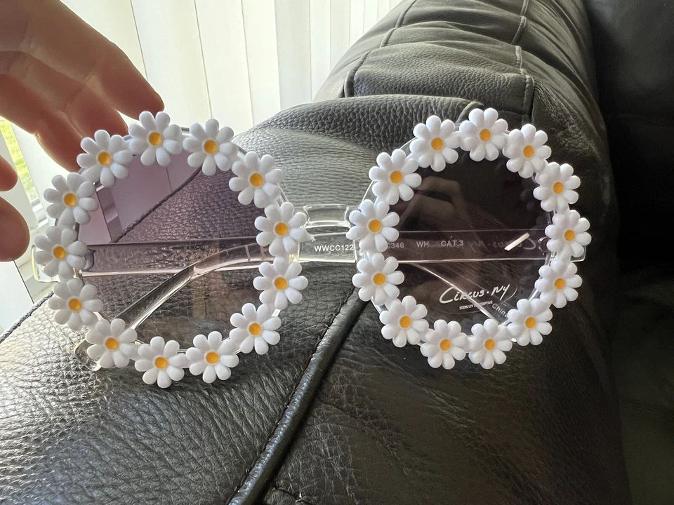 Gafas de sol Circus New York de Sam Edelman con flores de margarita nuevas con etiquetas Foto 2 de 4