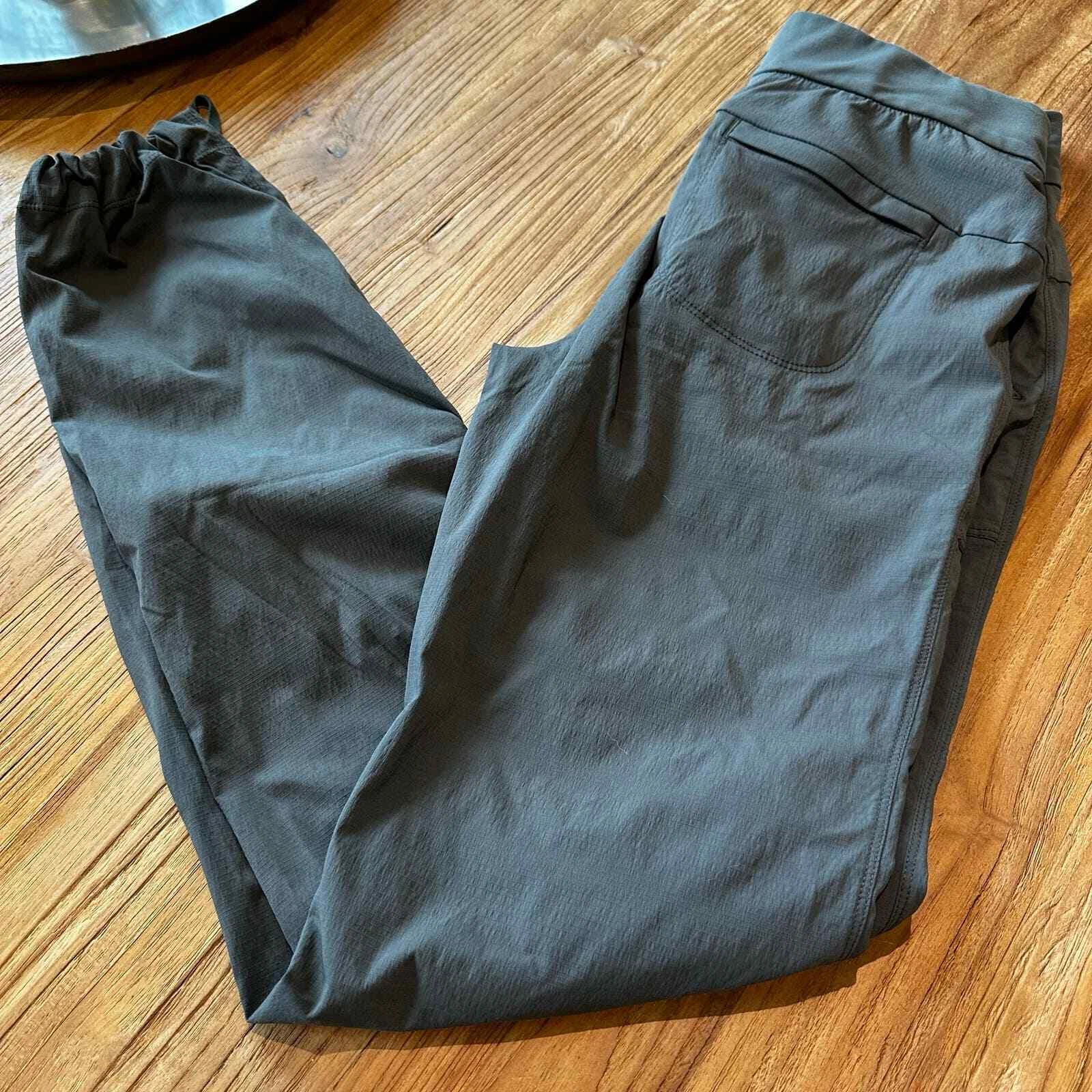 Athleta Trekkie Hike Pant 2021 Active Gym Elastic Waist Ankle Zippered Pockets