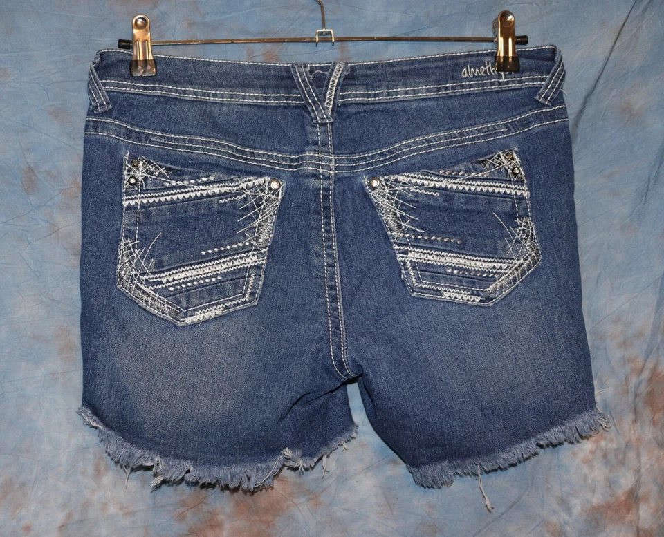 Junior Womens Prefaded Distressed Amethyst Shorts Size 9 very good - Image 2 of 2