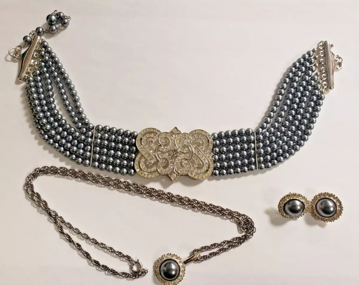 Rhinestone shop choker set