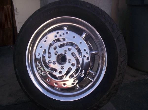 Llanta Harley-Davidson CROMADA 9 radios 00 a 08 Touring delantera o trasera Fat Boy Foto 4 de 4