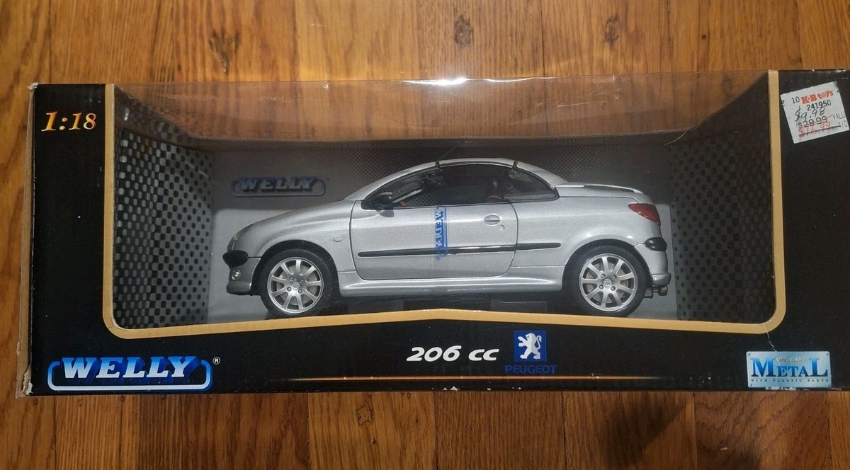 EXTREMELY RARE Welly Peugeot 206 CC Silver met 1:18 Die Cast NEW