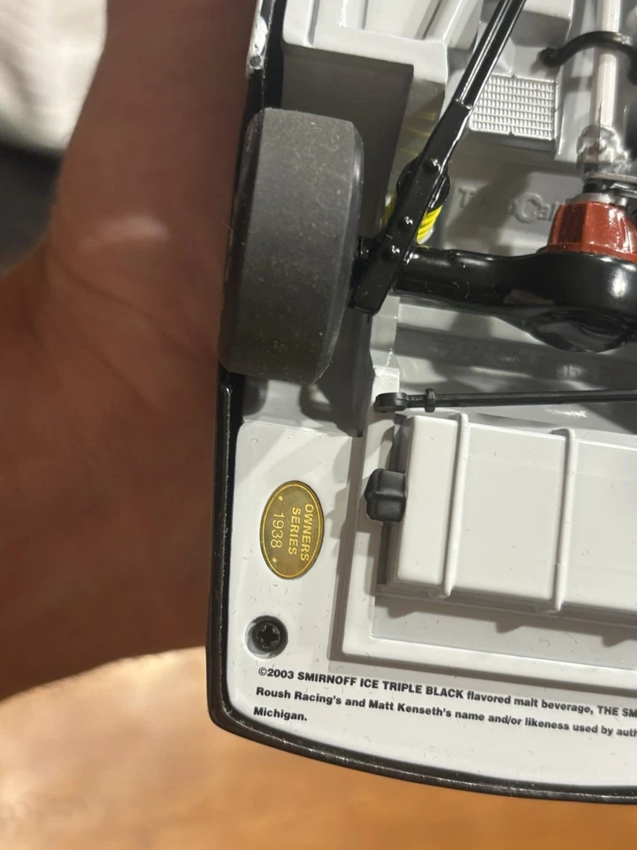 MATT KENSETH. 2003 SMIRNOFF ICE TRIPLE BLACK FORD TAURUS. AUTOGRAPHED 1:24 - Image 4 of 4