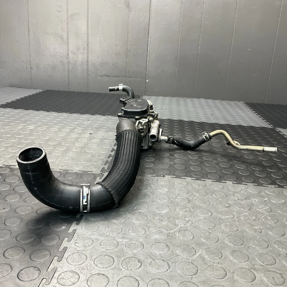 Conjunto de carcasa termostato válvula de control de agua Infiniti QX80 2014-2017 FABRICANTE DE EQUIPOS ORIGINALES Foto 4 de 4