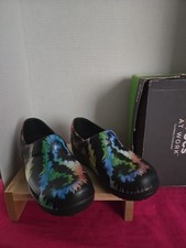 Crocs At Work New In Box Great Color Mom Great Gift Great Comfort Shoe Size 7 US