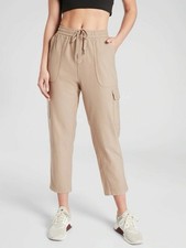 Athleta Farallon Cargo Cropped tan pants Size 6
