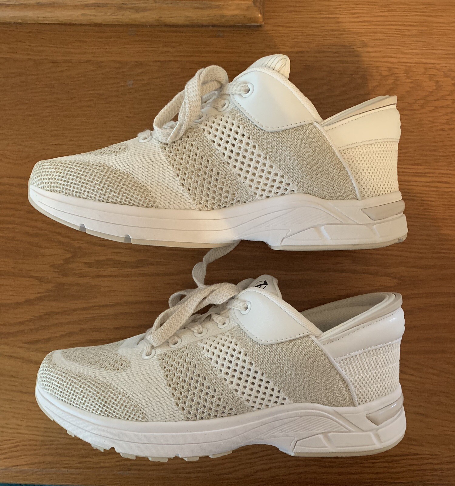 Zeba Women’s Hands Free SlipOn Shoes Size 11 White/T… Gem