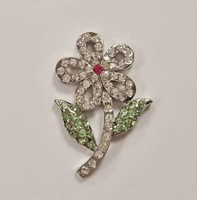 1 Retro Crystal Rhinestone Flower Stem 17x19mm. Silver Cabochon Finding E217