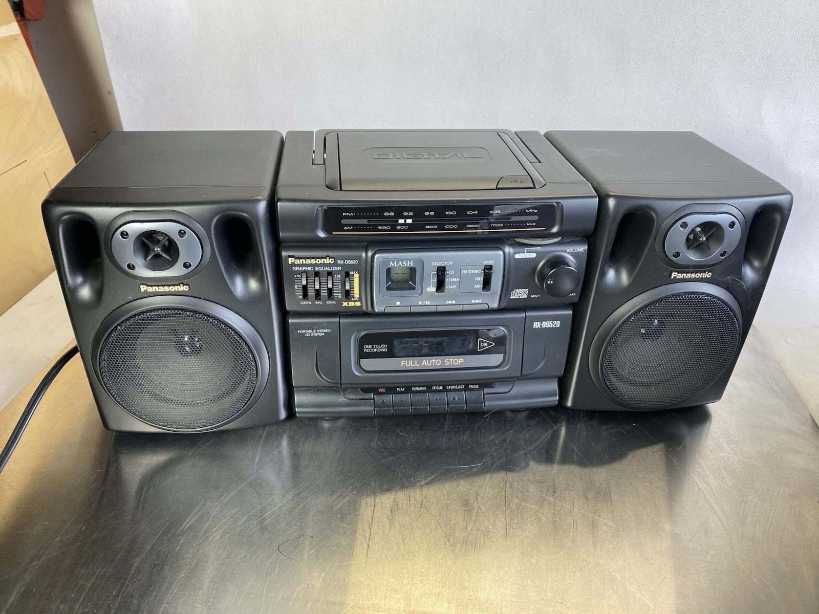 Vntg Boombox Tape Not Working