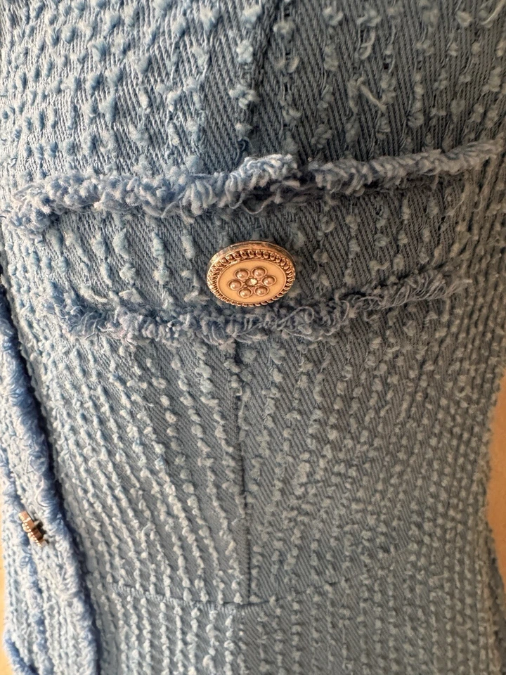 Vestido Pomelo. Vestido de tweed. Cuello cuadrado. Mini vestido azul bebé. Vestidos talla M. Foto 4 de 4