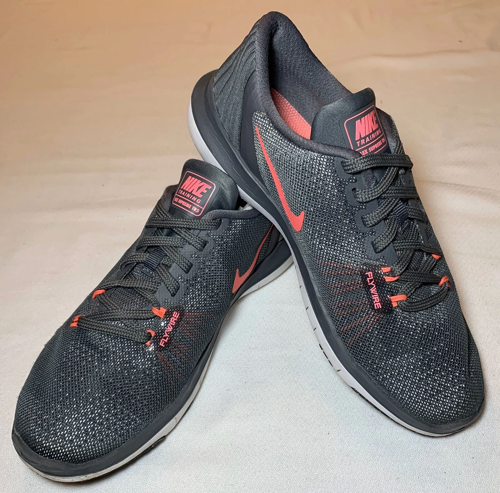 Chaussures d'entraînement Nike Flex Supreme TR 5 Flywire grises 885916 003 pour femme taille 5 W