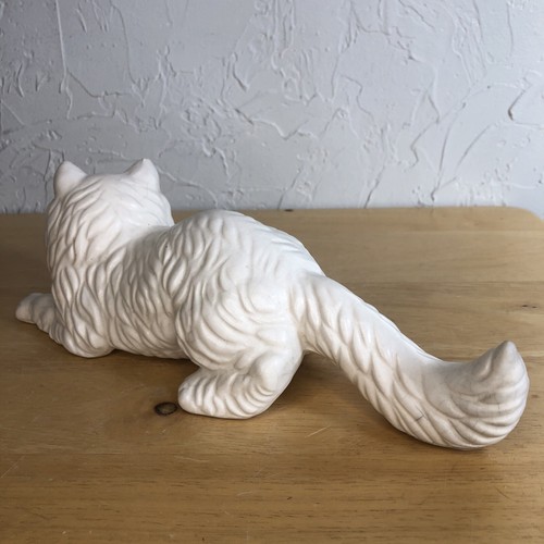 Vtg PERSIAN White CLIMBING Cat PINK Ears 10" Length Ceramic Figurine Japan - Picture 3 of 12