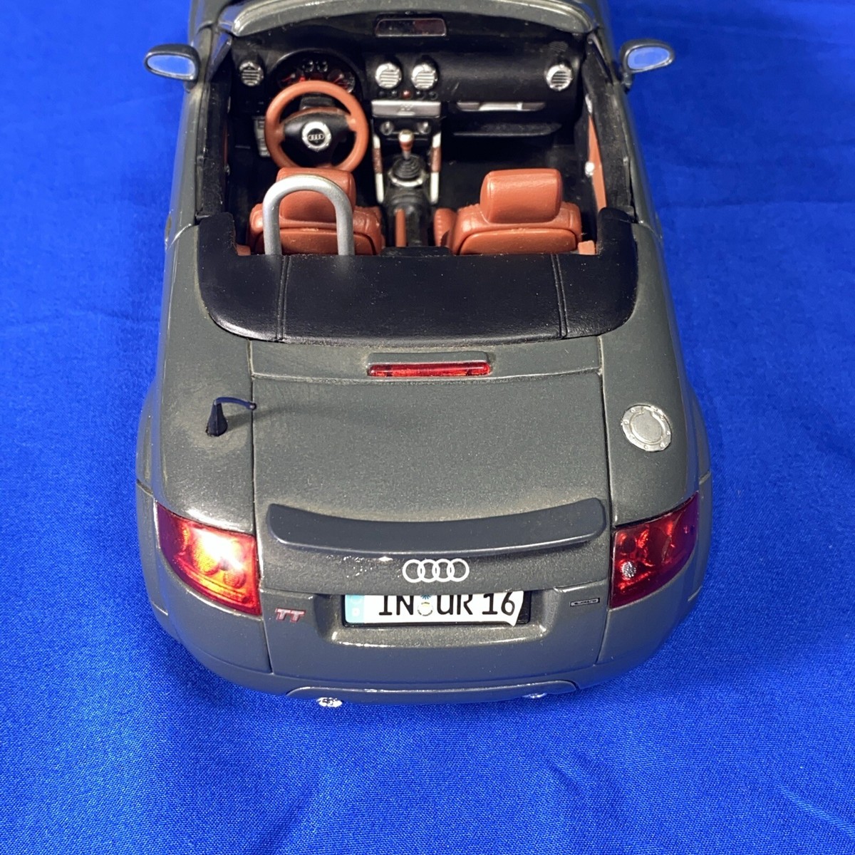 Maisto Audi TT Roadster Scale 1/18 Dark Gray Diecast Model Sports