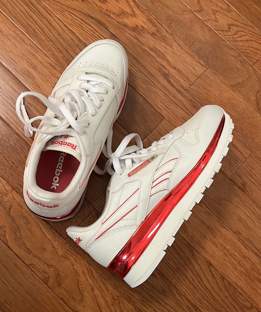 Nwot Redbox classic walking sneaker metallic red 8 White