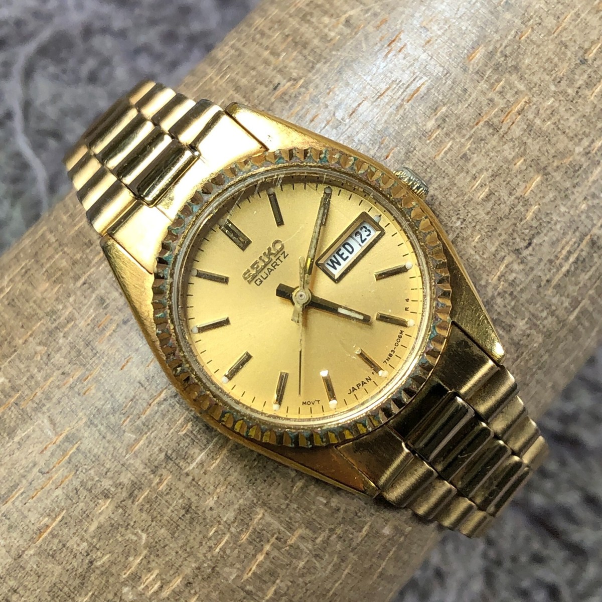 【電池交換済み】美品 SEIKO SilverWave DAYDATE 人気 電池交換済】セイコー シルバーウェーブ ビンテージ クォーツ