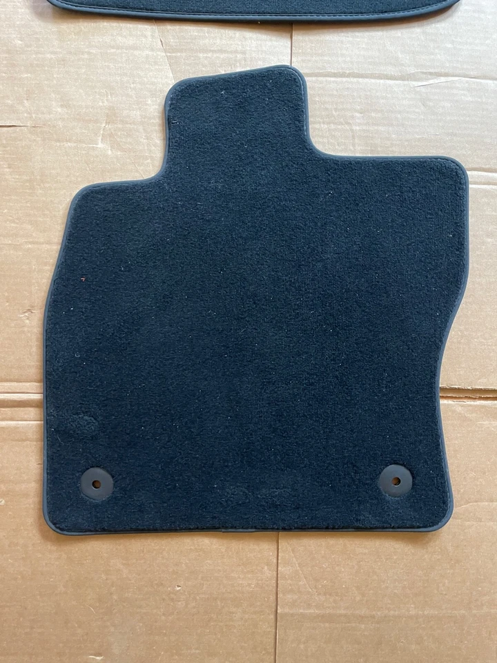 VOLKSWAGEN VW Golf & Sportwagen 2015-2021 alfombra negra piso juego de 4 piezas OEM Foto 2 de 4