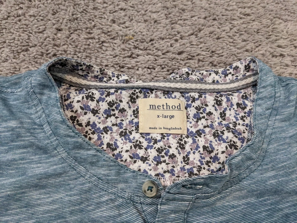 Camisa pulóver azul manga corta extra grande Method Henley para hombre Foto 4 de 4