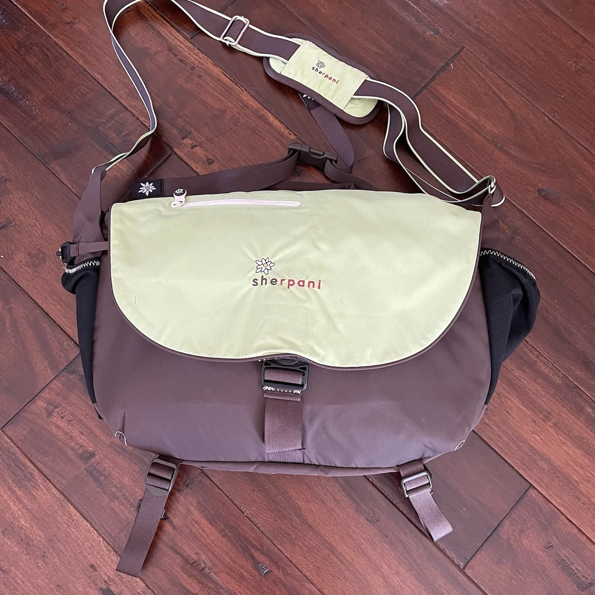 Sherpani laptop clearance bag