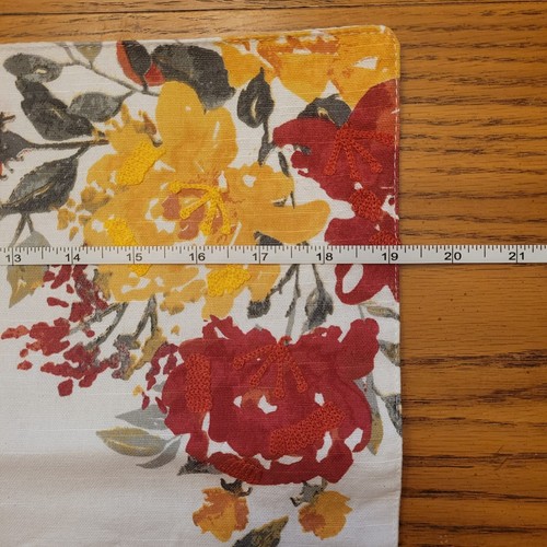 Cynthia Rowley Set Of 4 Floral Placemats with Embroidered Accents 19"X 13 3/4" - Picture 3 of 6