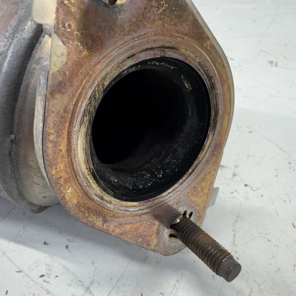 2019-2020 CHEVROLET BLAZER 3.6L LEFT SIDE GAS EXHAUST MANIFOLD DOWNPIPE OEM - Image 3 of 4