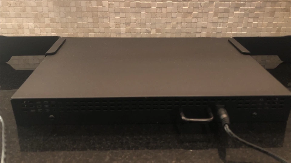 Ruckus Zone director 1100 Wireless Controller With Power Supply - ZD1100 - Image 3 of 4