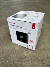 Honeywell T6R Wireless Smart Thermostat (Wall Mount  Kit) New Unused