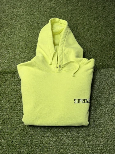 L Sweat à capuche jaune vif Supreme On God