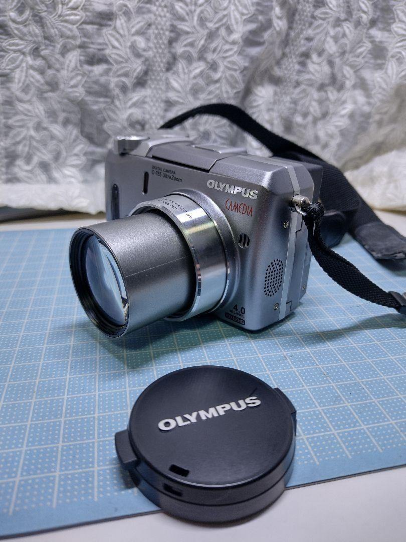 Olympus C 755 Ultra Zoom Digital Camera Vintage Compact Old