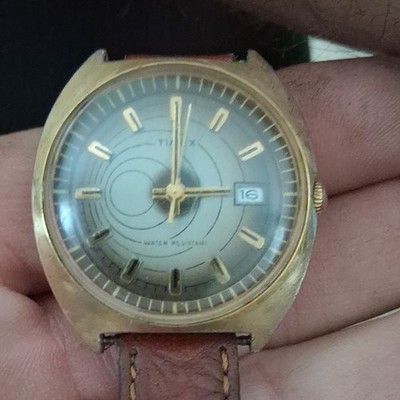 Timex Classic Water Resistant Analog Wristwatch Date Gold Tone Brown Leather