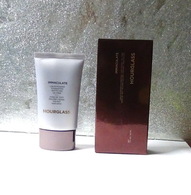 Hourglass Immaculate Liquid Powder Foundation in Bare 30ml Full Size Neu Verpackt