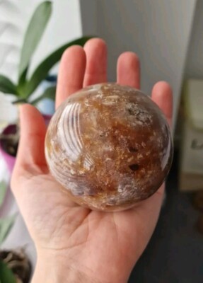Ozeanjaspis Kristallkugel mit Moosachat 603 g 76,4 mm