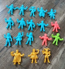 18 Wendy’s Kids Meal Toys Super Heroes PVC Mini Figures BATMAN Muscle Wendys Lot