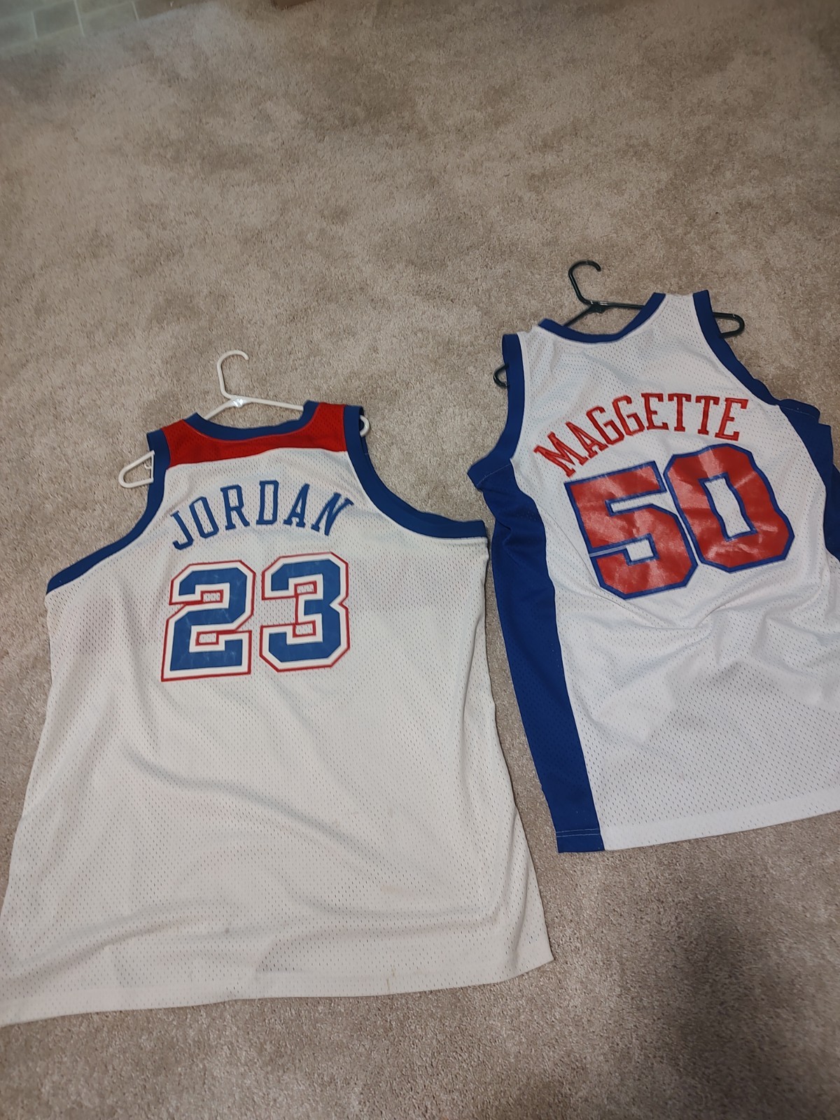 Nike Jordan Bullets 3XL White & Reebok Maggette Clippers L Blue Jerseys thumbnail 3