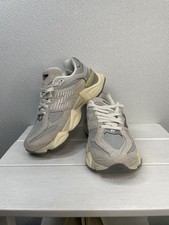 New Balance 9060LNY Womens Size 7 Gray Suede Cushioned Low Top Running Sneakers