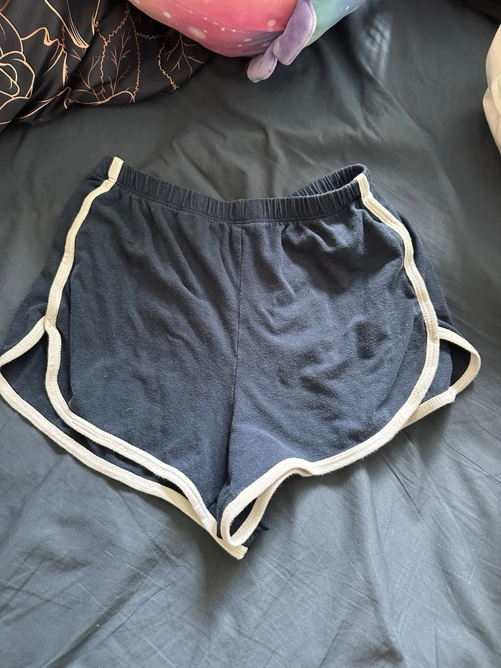 Paquete de 2 pares de pantalones cortos John Galt Brandy Melville talla única Foto 3 de 4