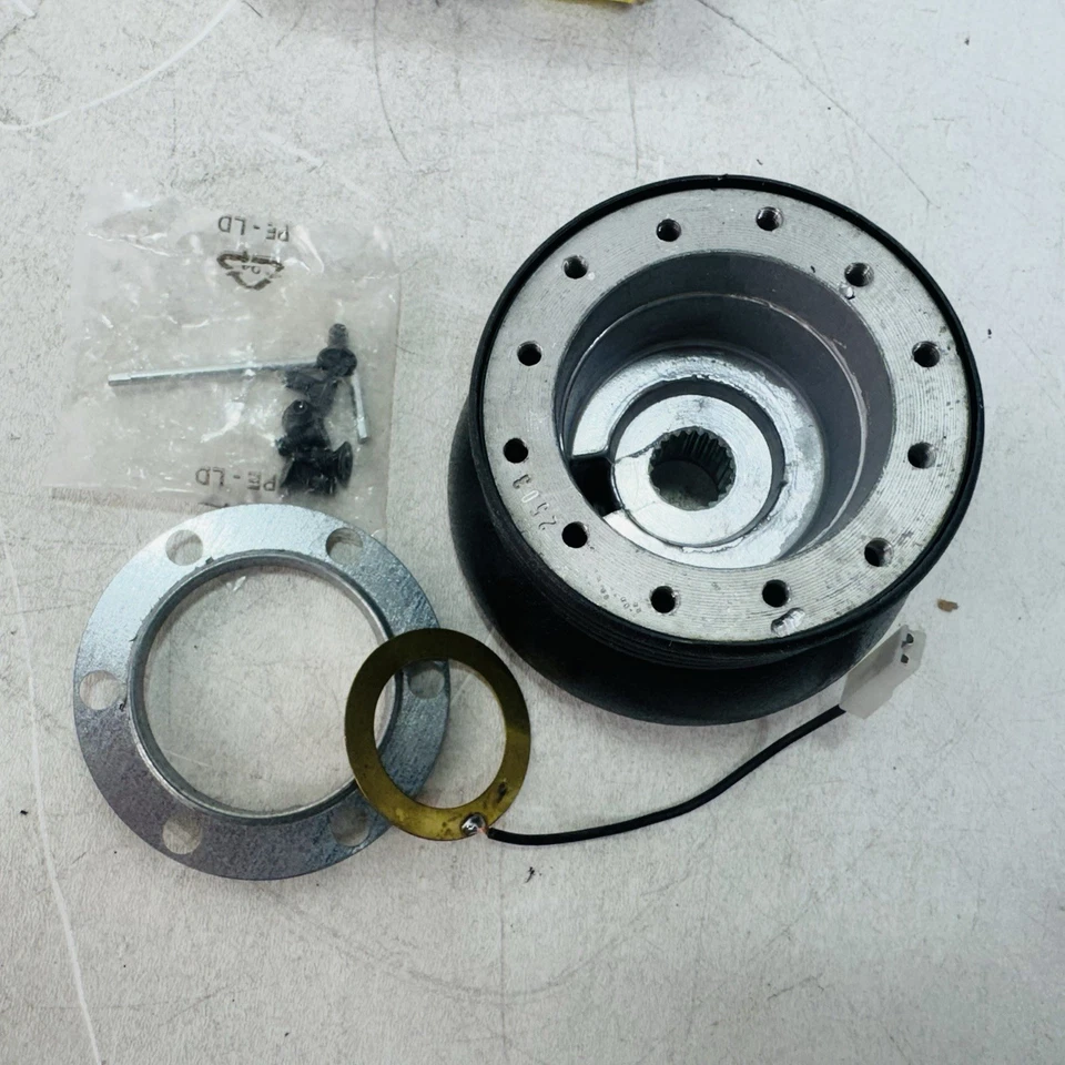 FIAT 124 128 1966-1972 800 Spider Coupe LUISI Volante Buje Boss Kit Foto 2 de 4