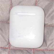 Apple AirPods Wireless Bluetooth In-Ear Earbuds White with Charging Case