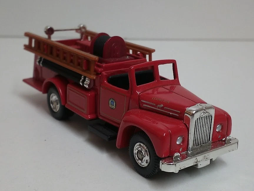 ⛔Mack B Pumper  open 1951 ca. 10 cm Corgi Fire Heros #129/2 - Bild 2 von 4