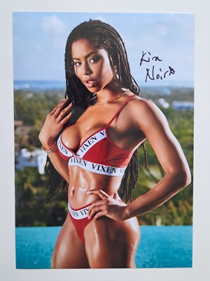 Kira Noir Sexy AVN Adult Model signed  20x30cm Foto Autogramm Autograph IP3