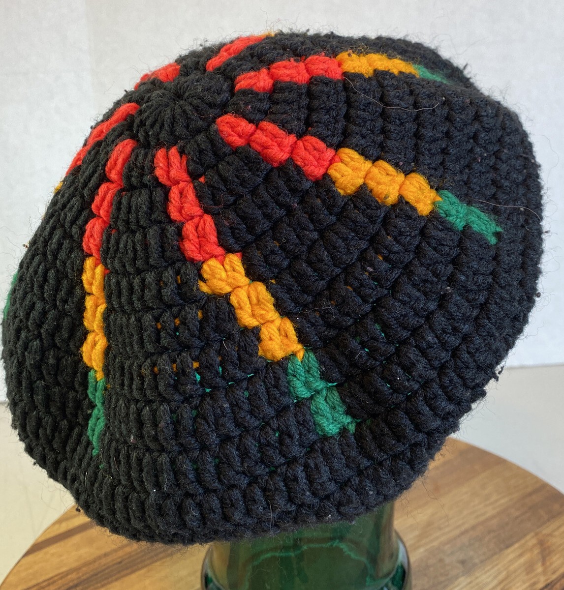 RASTA JAMAICA STYLE KNIT CROCHETET BERET HAT BLACK/RED/YELLOW