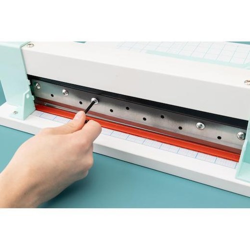 We R Makers Cinch Paper Stack Cutter - Picture 8 of 8