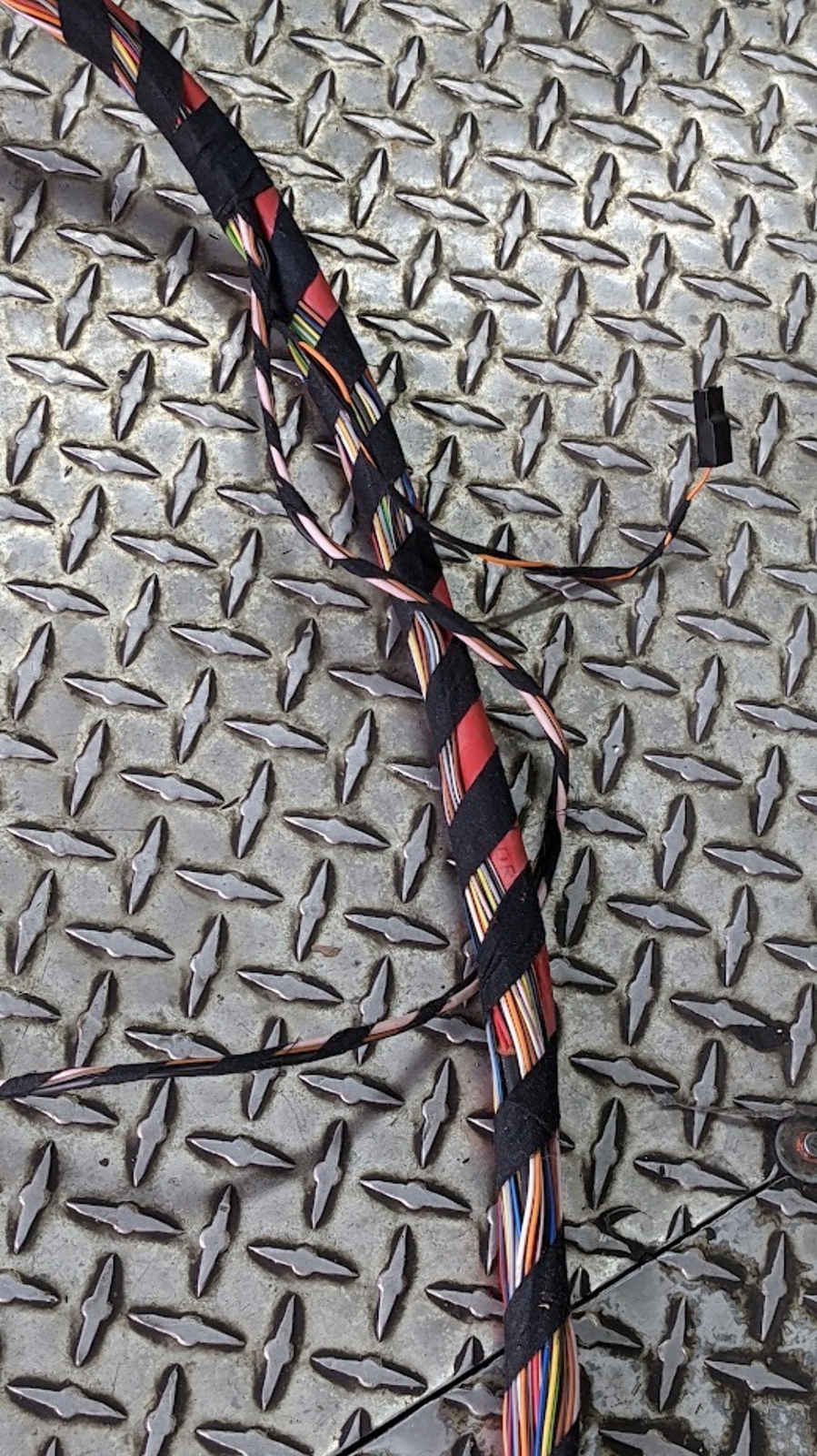 FERRARI 360 SPIDER PART, RIGHT SIDE TUNNEL CABLE 198555